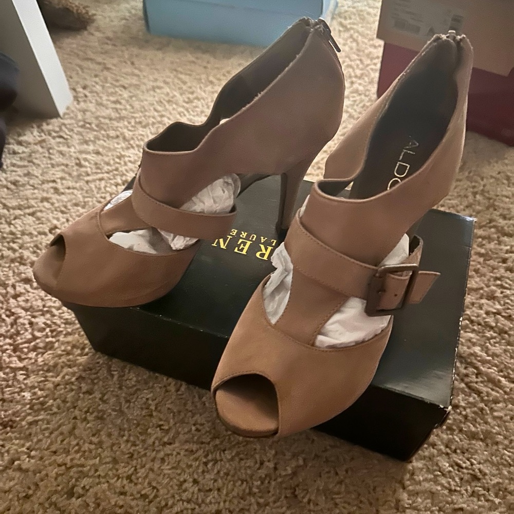 Aldo pumps in camel, Size 39. Good condition!
